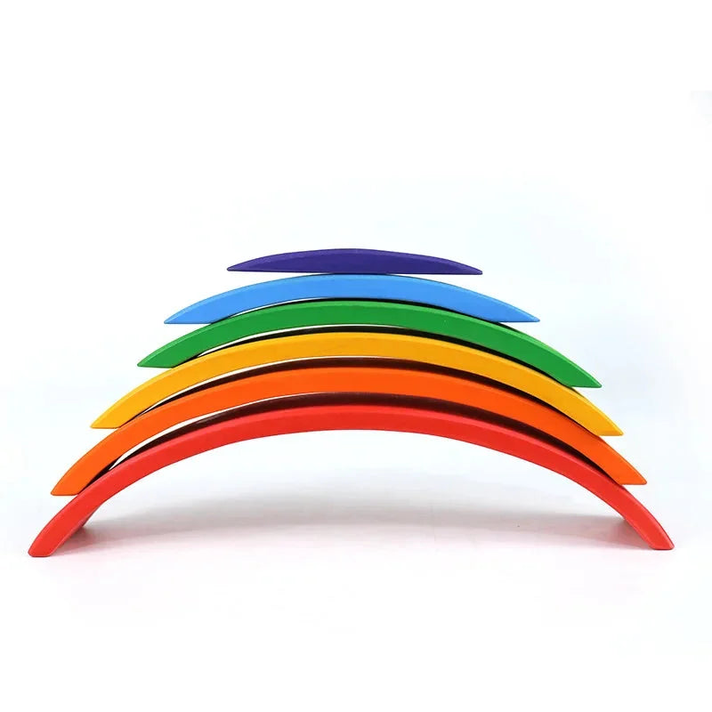 Arc-en-ciel empilable en bois : six arches emboîtées, rouge à violet