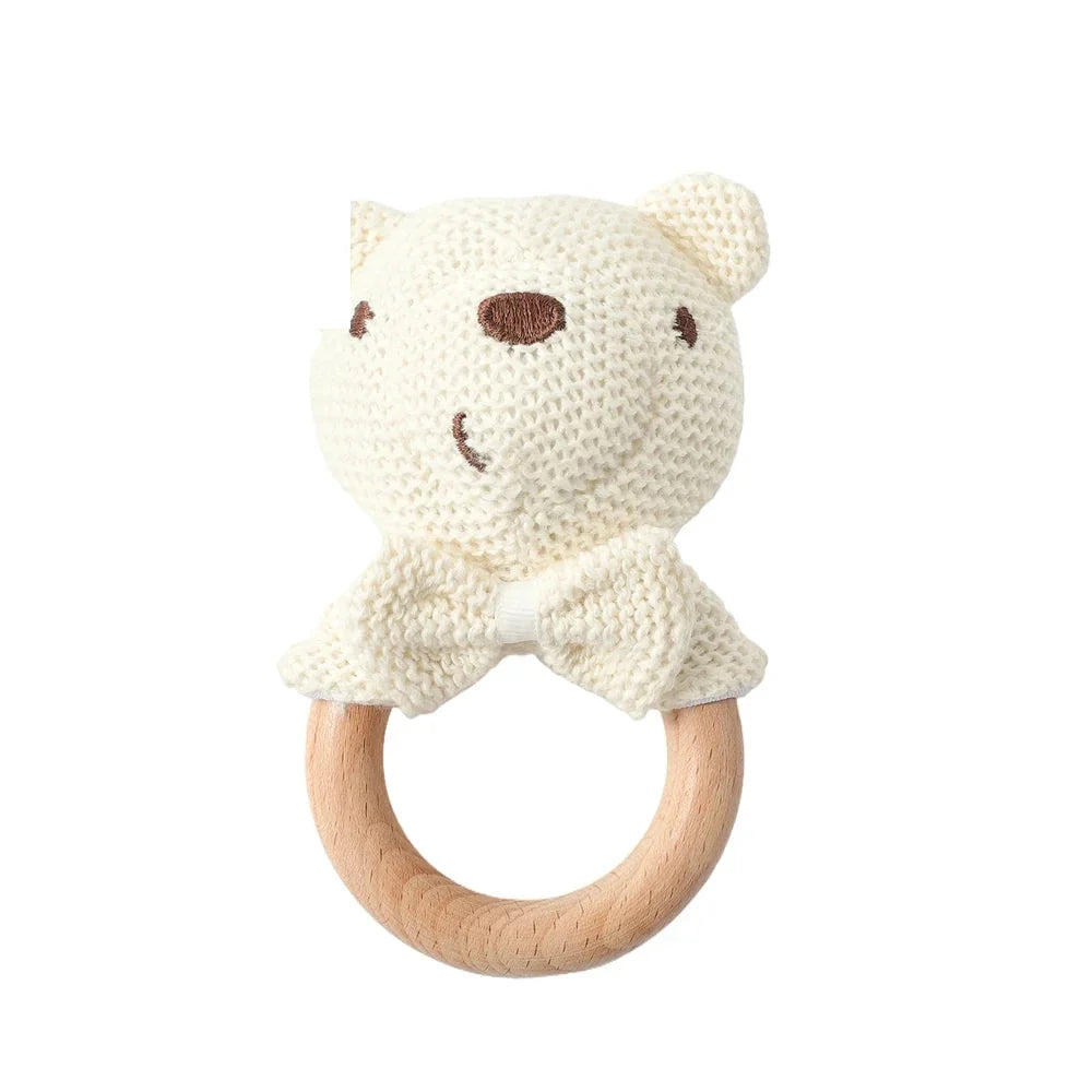 Hochet crochet en coton, tête d'ours et anneau de dentition en bois