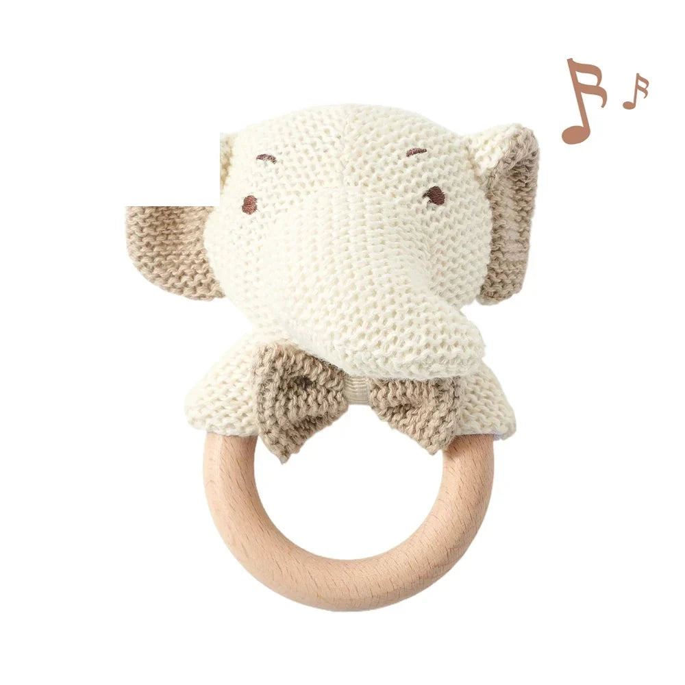 Hochet crochet en coton, tête d'éléphant et anneau en bois