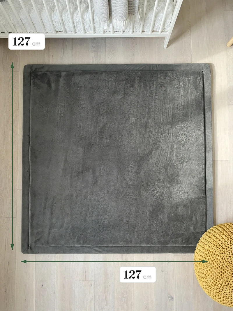 Tapis d'éveil vu de dessus dans la chambre, cotes 127 × 127 cm